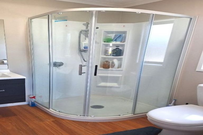 Photo of property in 22 Te Kaeaea Crescent, Wallaceville, Upper Hutt, 5018