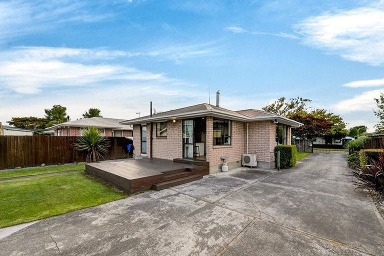Photo of property in 6 Blossomdale Place, Bishopdale, Christchurch, 8053