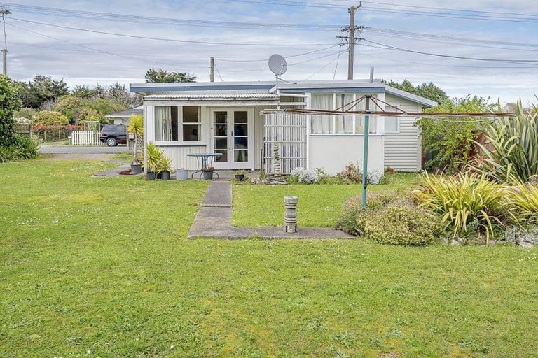 Photo of property in 260 Rangiuru Road, Otaki, 5512