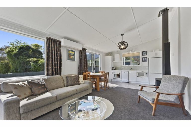 Photo of property in 20 Renata Road, Okiwi Bay, 7193