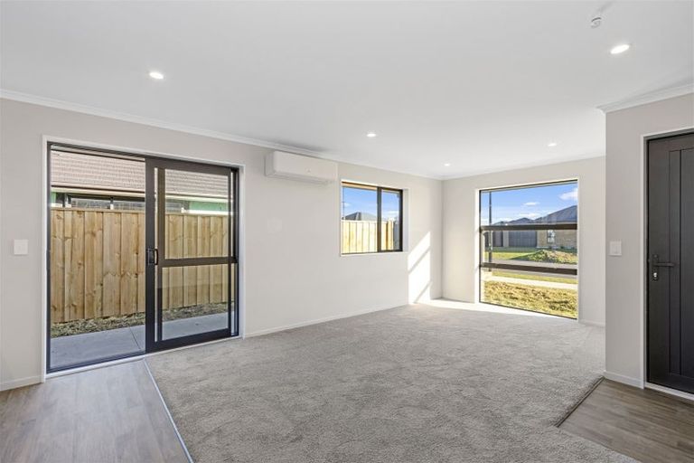 Photo of property in 8 Finstock Way, Rolleston, 7614