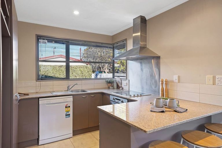 Photo of property in 86 Selwyn Street, Somerfield, Christchurch, 8024