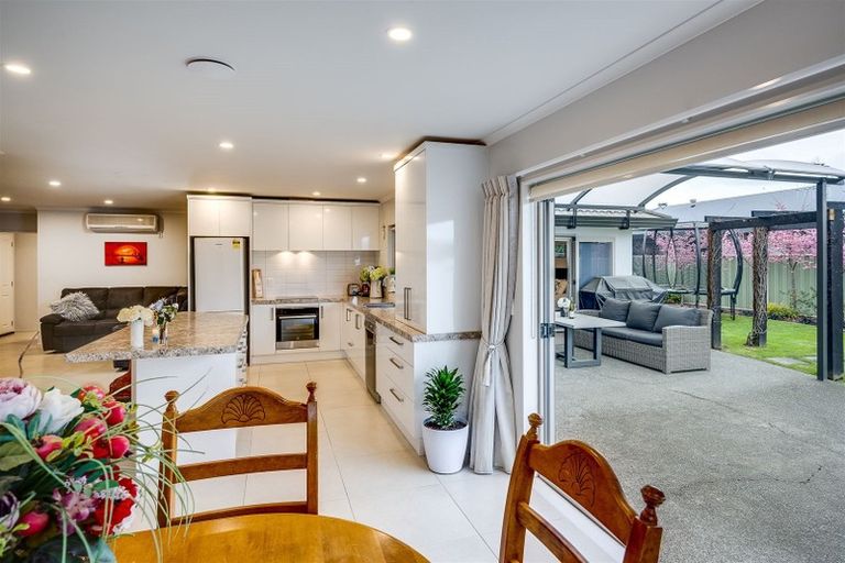 Photo of property in 1 Hyde Place, Taradale, Napier, 4112