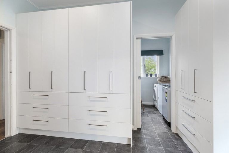 Photo of property in 11 Tio Tio Road, Miramar, Wellington, 6022