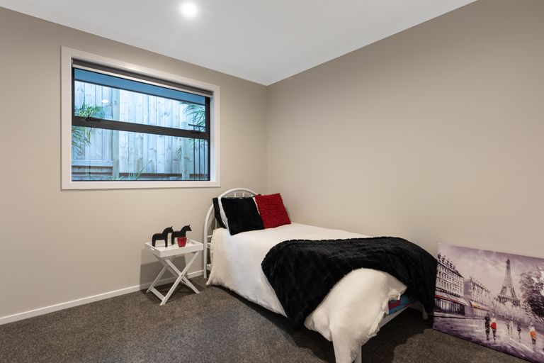 Photo of property in 2 Moira Close, Welcome Bay, Tauranga, 3175