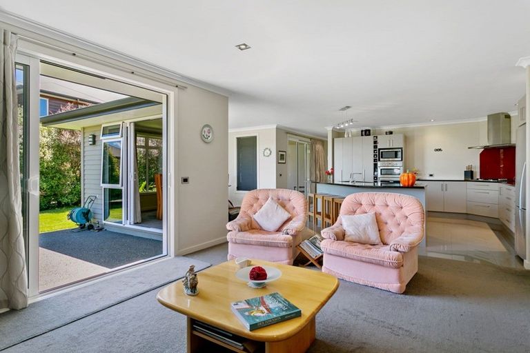 Photo of property in 19 Montgomery Crescent, Kinloch, Taupo, 3377