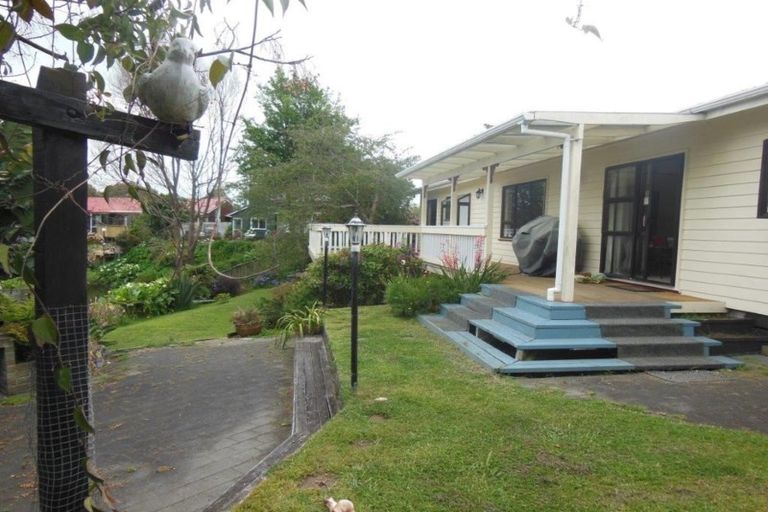 Photo of property in 11 Robert Grove, Paraparaumu, 5032