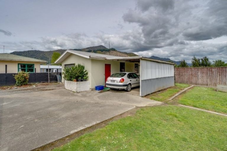 Photo of property in 20 Hampden Street, Murchison, 7007
