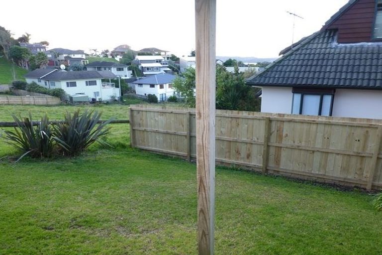 Photo of property in 3/194 Whangaparaoa Road, Red Beach, 0932