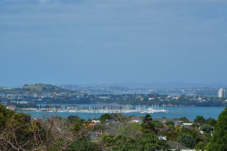 Photo of property in 7/219 Onewa Road, Birkenhead, Auckland, 0626