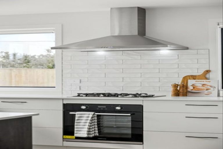 Photo of property in 21a Weraroa Road, Levin, 5510