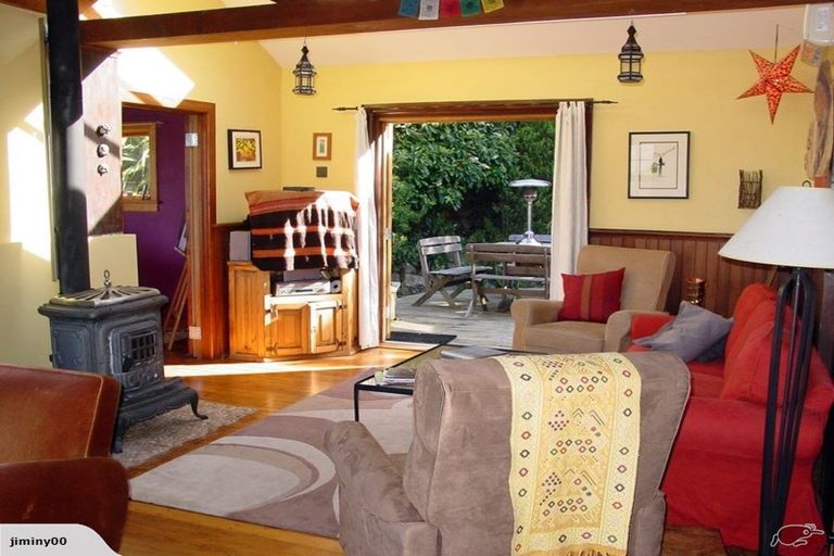 Photo of property in 57 Hawkhurst Road, Lyttelton, 8082