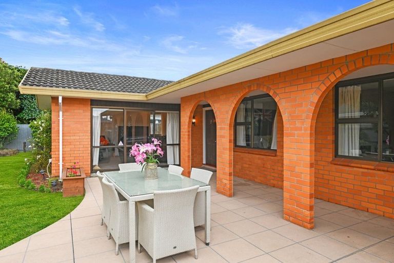 Photo of property in 152 Sawyers Arms Road, Northcote, Christchurch, 8052