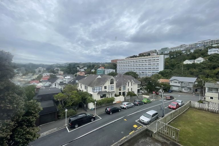 Photo of property in 28 Macdonald Crescent, Te Aro, Wellington, 6011