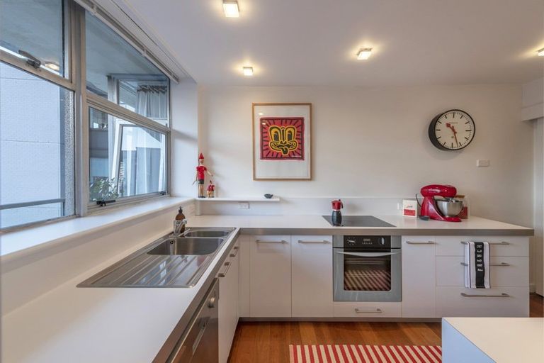 Photo of property in Dorchester Apartments, 144 Oriental Parade, Oriental Bay, Wellington, 6011