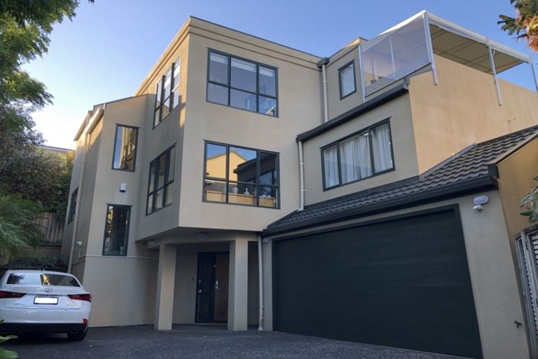 Photo of property in 2/27 Commodore Parry Road, Castor Bay, Auckland, 0620