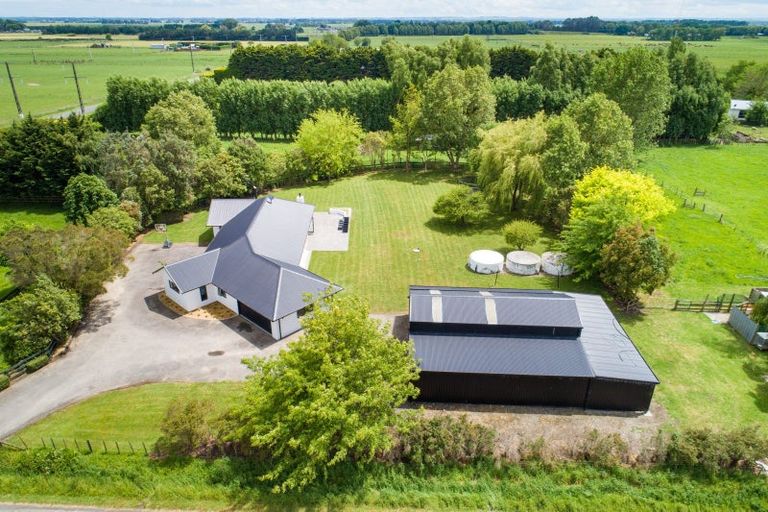 Photo of property in 1999 Longburn Rongotea Road, Longburn, Palmerston North, 4475