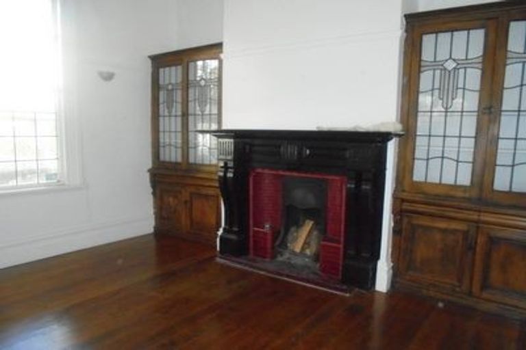 Photo of property in 7a Hawker Street, Mount Victoria, Wellington, 6011