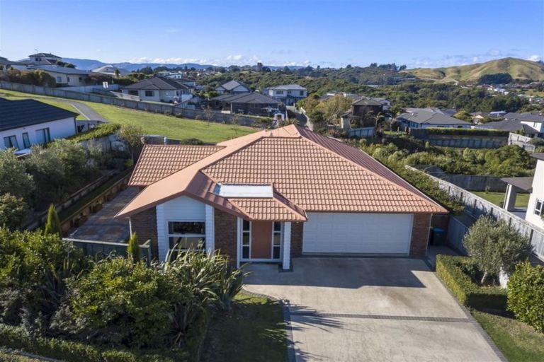 Photo of property in 33 Nelson Avenue, Aotea, Porirua, 5024