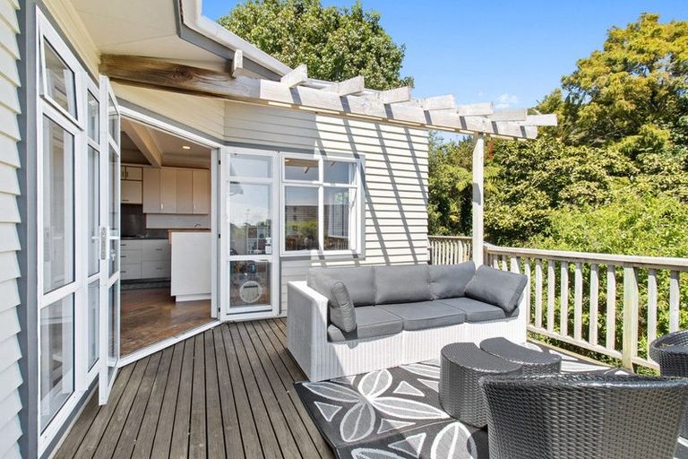 Photo of property in 62 Cutfield Road, New Plymouth, 4310