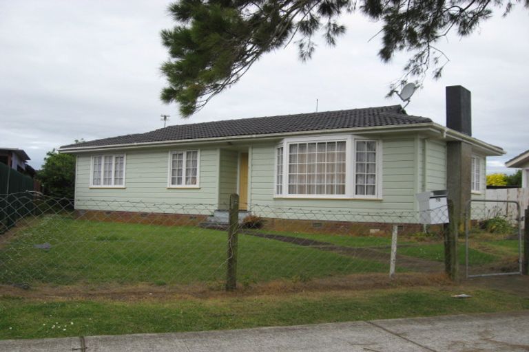 Photo of property in 70 Convair Crescent, Mangere, Auckland, 2022