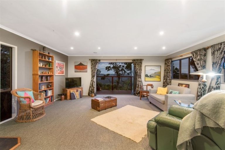 Photo of property in 45 Jonkers Road, Waitakere, Henderson, 0782