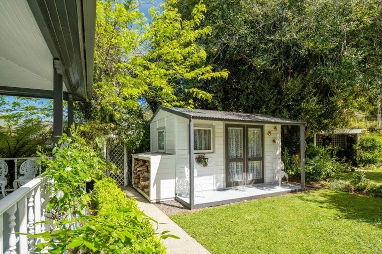 Photo of property in 30 Main Road, Havelock, 7100