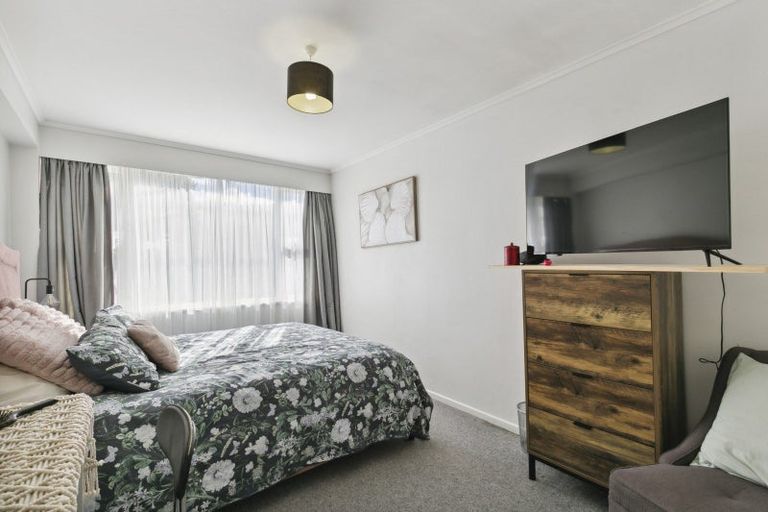 Photo of property in 25 Burrows Avenue, Karori, Wellington, 6012