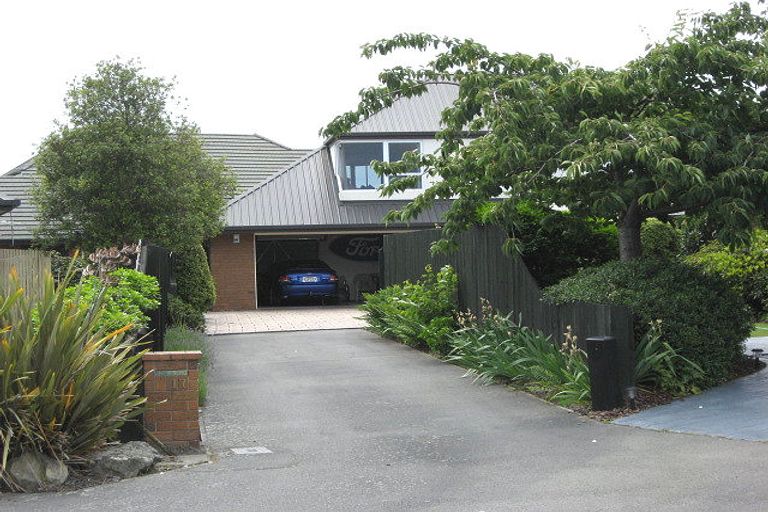 Photo of property in 17 Flaxgrove Place, Parklands, Christchurch, 8083