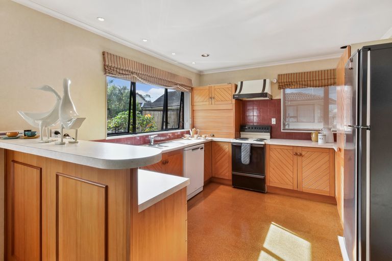 Photo of property in 8 Brynbela Court, Papakura, 2110