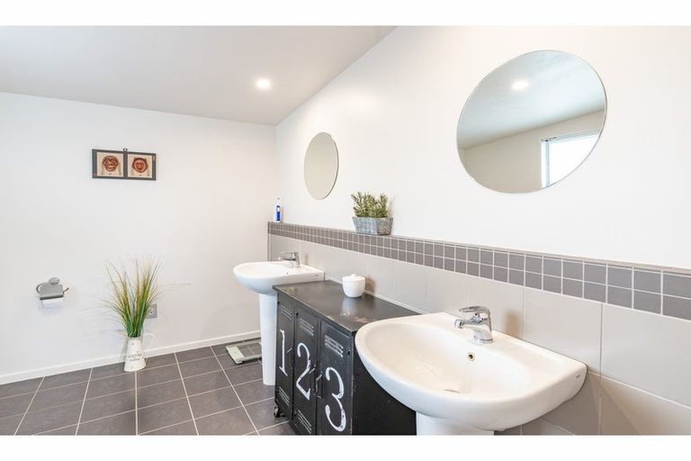 Photo of property in 5 Kensington Avenue, Rangiora, 7400