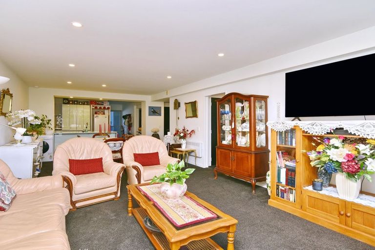 Photo of property in 2/272 Marine Parade, New Brighton, Christchurch, 8061