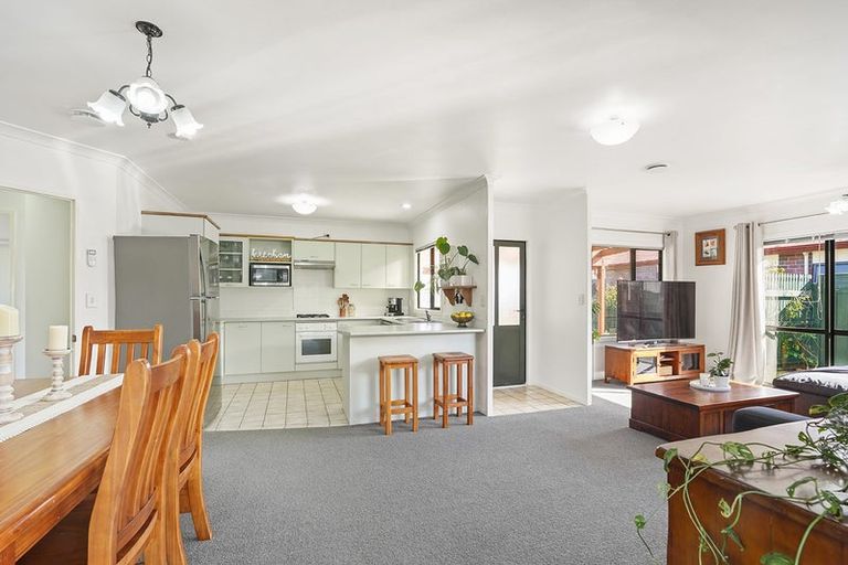 Photo of property in 14 Catalina Drive, Melville, Hamilton, 3206