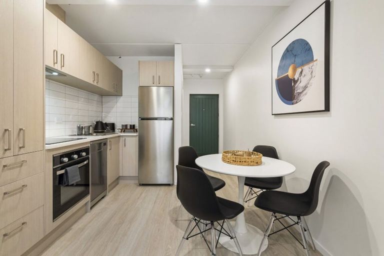 Photo of property in 201/9 East Street, Papakura, 2110