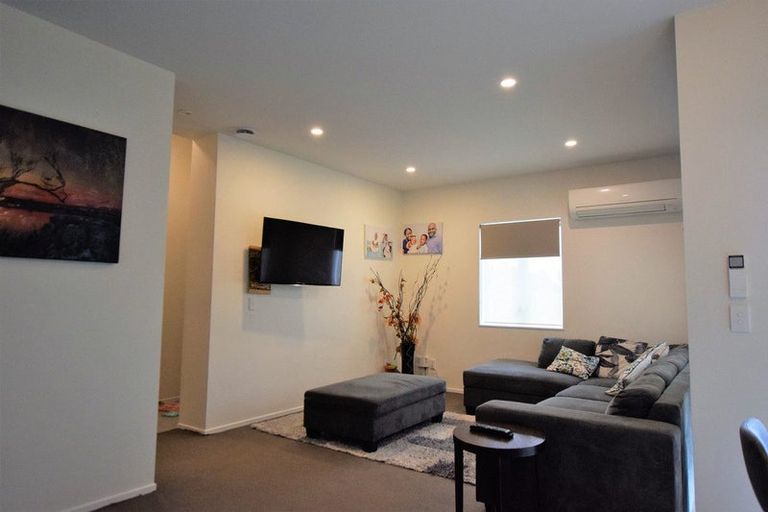 Photo of property in 75 Grove Road, Papakura, 2110