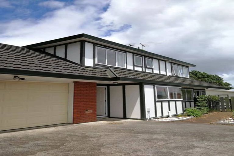 Photo of property in 60b Glennandrew Drive, Half Moon Bay, Auckland, 2012