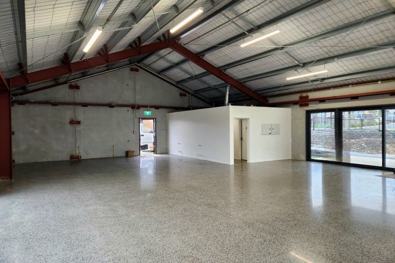 Photo of property in 468 West Coast Road, Glen Eden, Auckland, 0602