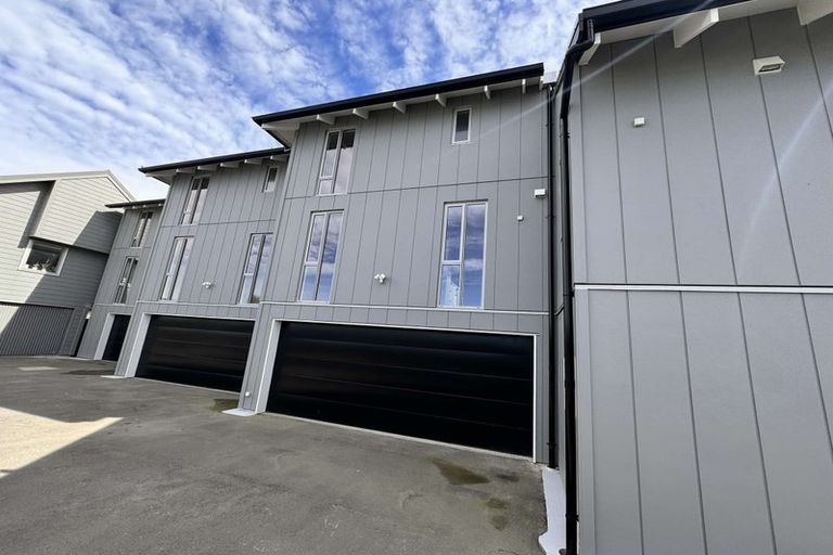 Photo of property in 5/246 Marine Parade, New Brighton, Christchurch, 8061