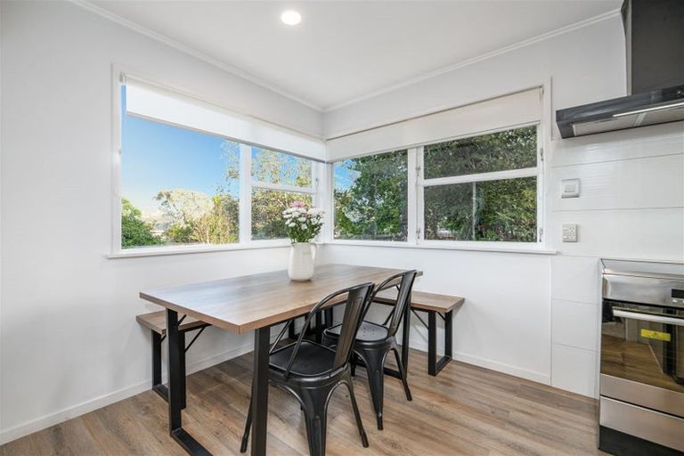 Photo of property in 8 Spence Road, Henderson, Auckland, 0612