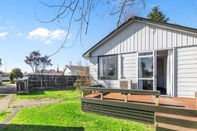 Photo of property in 15 Te Rangitautahanga Road, Turangi, 3334
