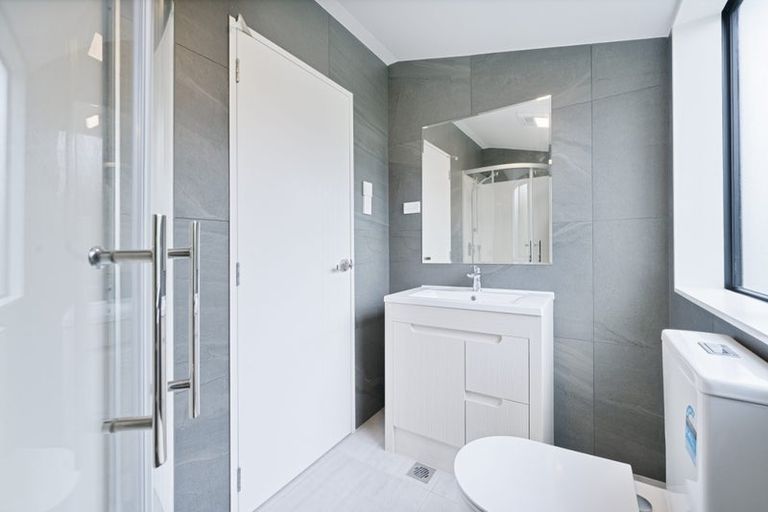 Photo of property in 18/106 Triangle Road, Massey, Auckland, 0614