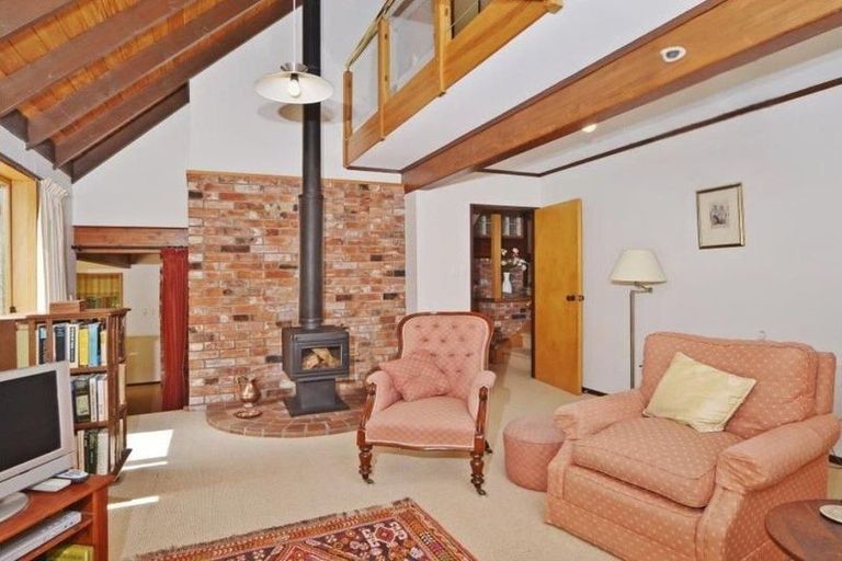 Photo of property in 130 Atawhai Road, Fitzherbert, Palmerston North, 4410