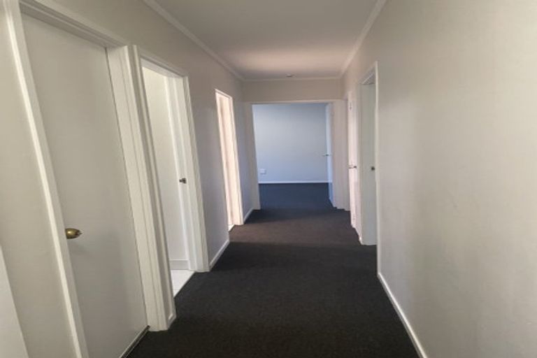 Photo of property in 227 Titirangi Road, Titirangi, Auckland, 0604