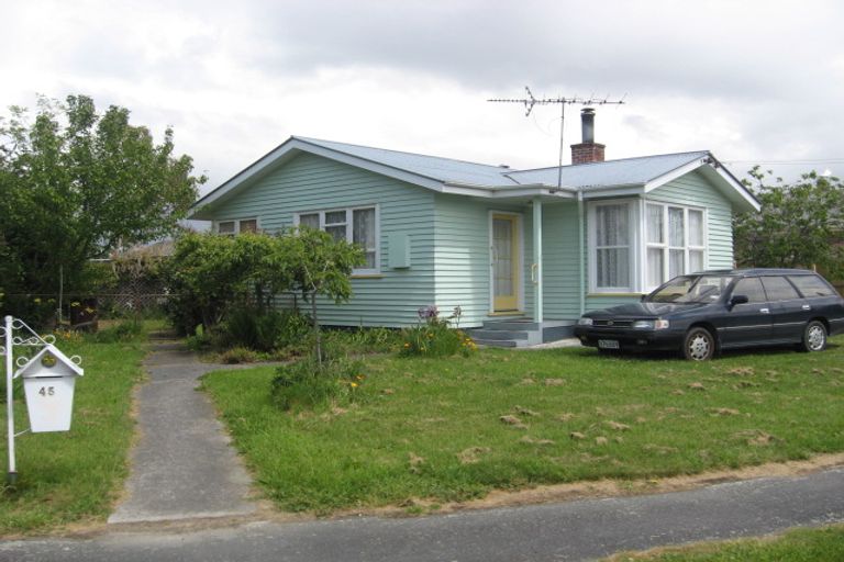 Photo of property in 45 Lambeth Crescent, Redwood, Christchurch, 8051