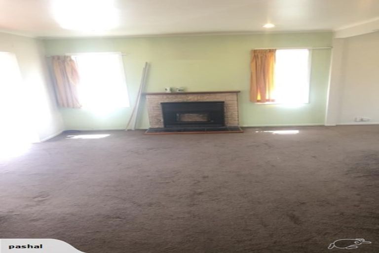 Photo of property in 79 Roberts Road, Te Atatu South, Auckland, 0610