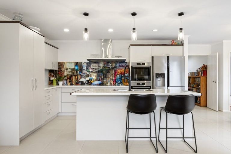 Photo of property in 10 Searle Drive, Patumahoe, Pukekohe, 2679