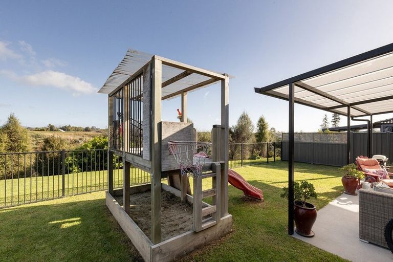 Photo of property in 16 Traverse Lane, Omokoroa, 3114