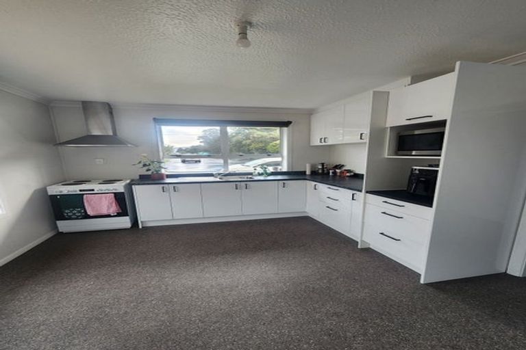 Photo of property in 13-13a Benzie Avenue, Wallaceville, Upper Hutt, 5018