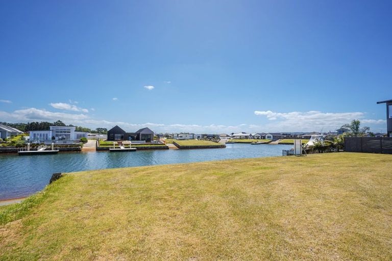Photo of property in 28 Waitemata Drive, One Tree Point, 0118