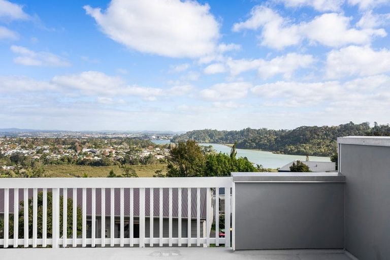 Photo of property in 7 Arcadia Crescent, Bayview, Auckland, 0629